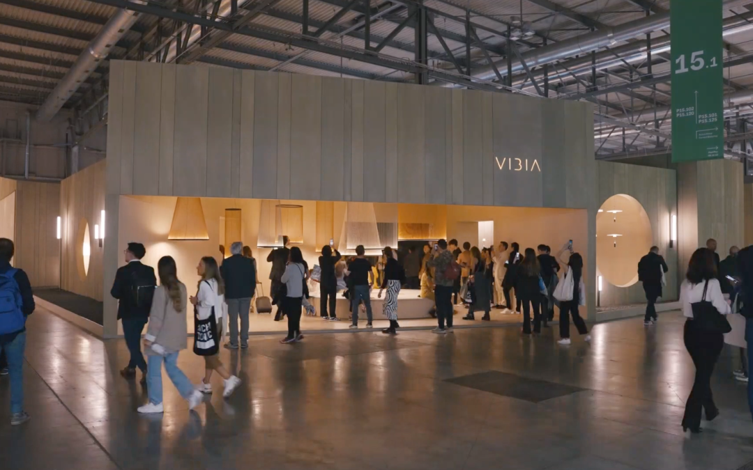 Vibia brilla en Euroluce 2023: Un recorrido visual inolvidable.